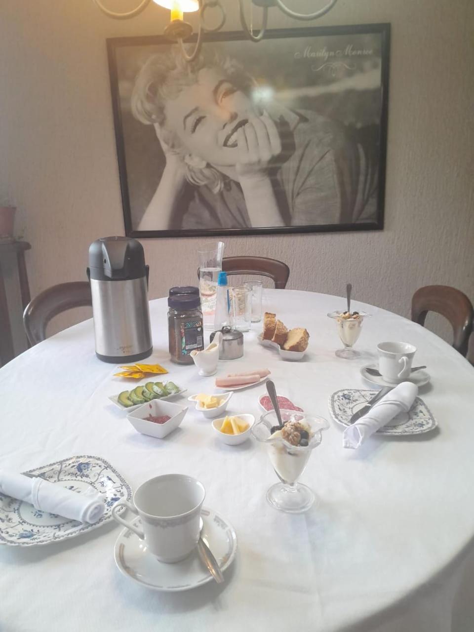 Homestay La Casa De La Nueva Poesia *
